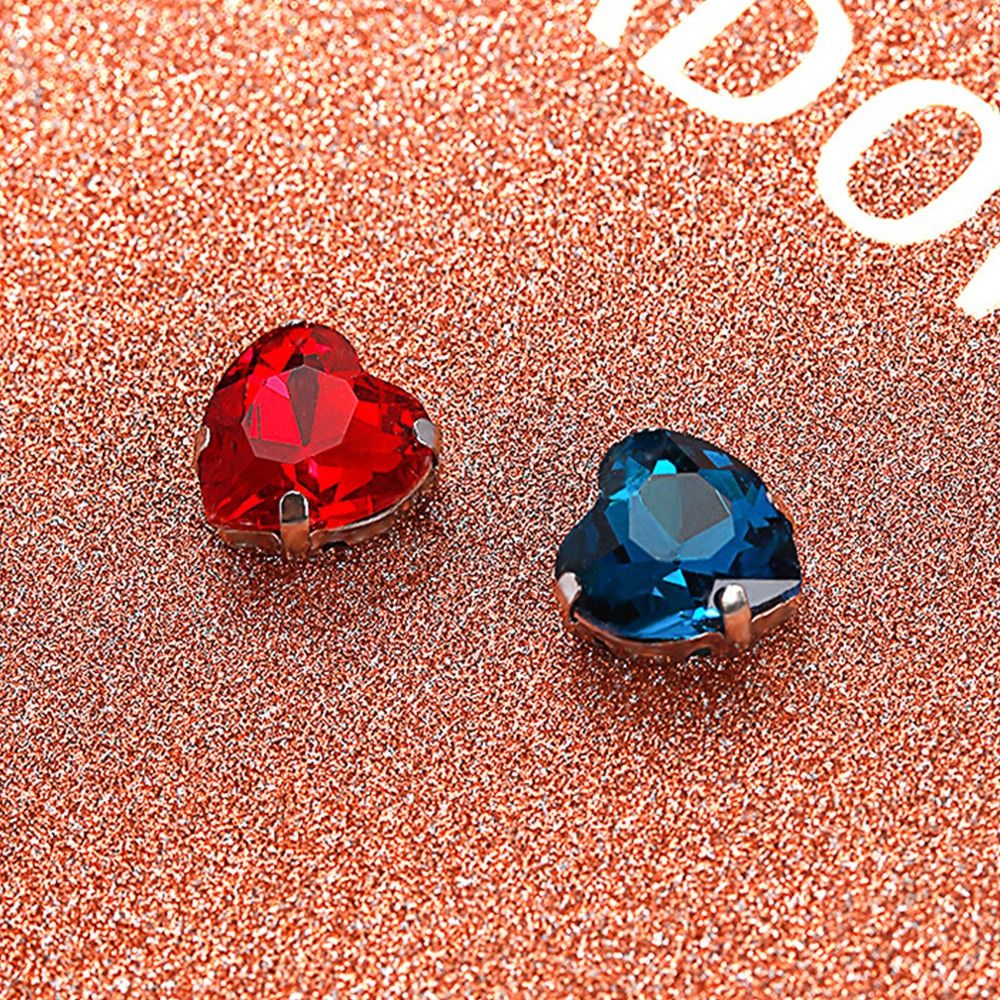 Pacote com 50 Peças de Strass  - Sew On Rhinestone avaliação e preço